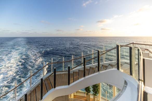 Silversea Silver Nova - Pool Deck 5, ©Silversea Cruises Ltd.jpg